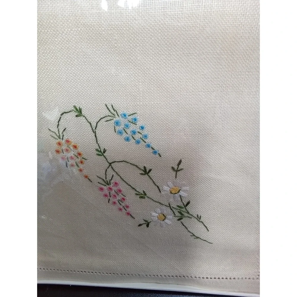 Blackstaff Irish Linen Embroidered Tray Cloth Vintage Floral M781 14x20 New